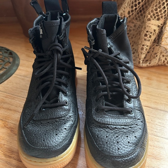 Nike Big Kid SF Air Force 1 Mid (GS) Shoes ‘Black Gum’ AJ0424-001 Youth Size 4 - Picture 2 of 9
